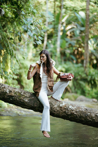 CHALECO DOBBY -  Tierra