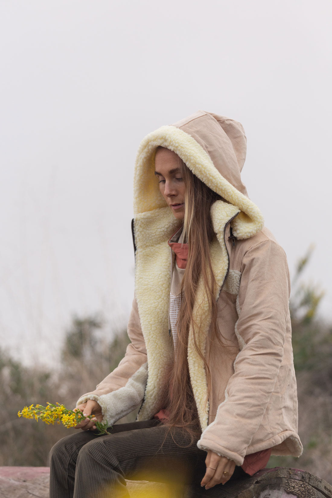 ABRIGO MUJER NEIBAL CORAL – TRIBULË